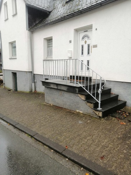 Treppengeländer verzinkt erstellt durch SMB Schröder Metallbau Bestwig